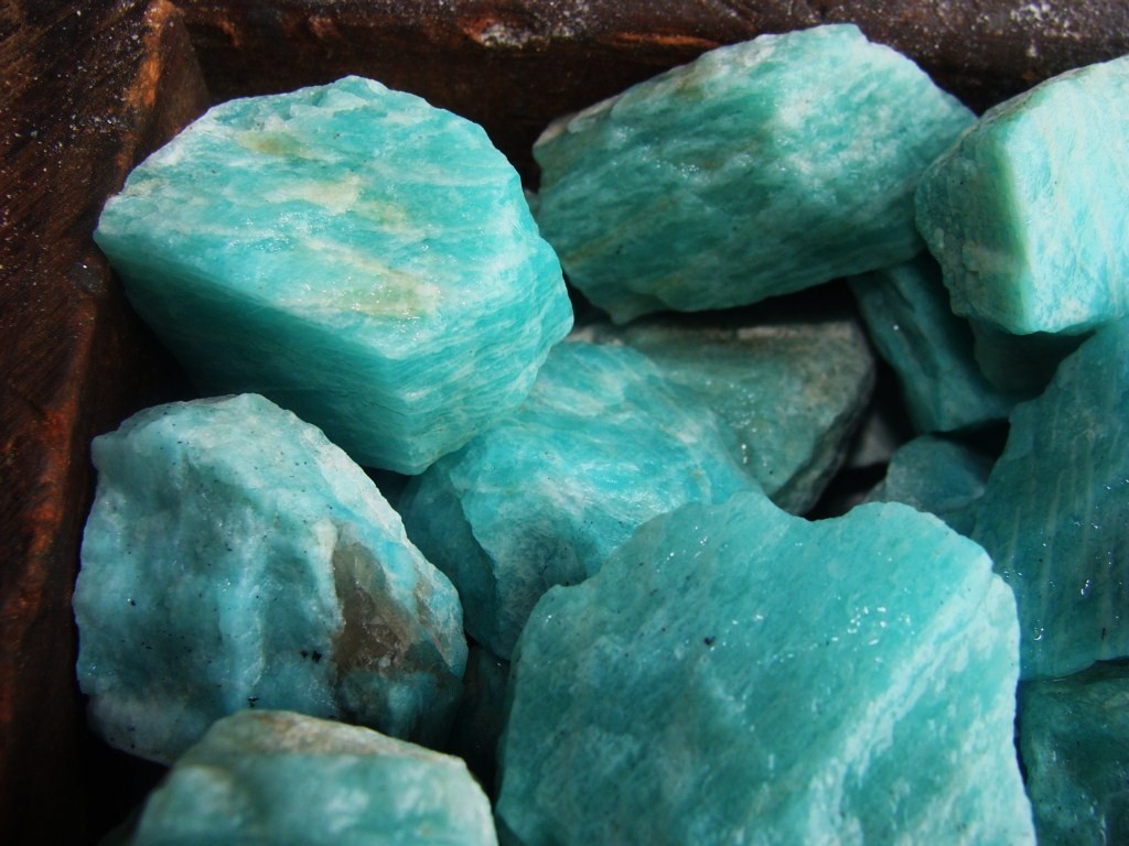 3000 Carat Lots of Unsearched Natural Amazonite Rough – Plus a FREE Faceted Gem