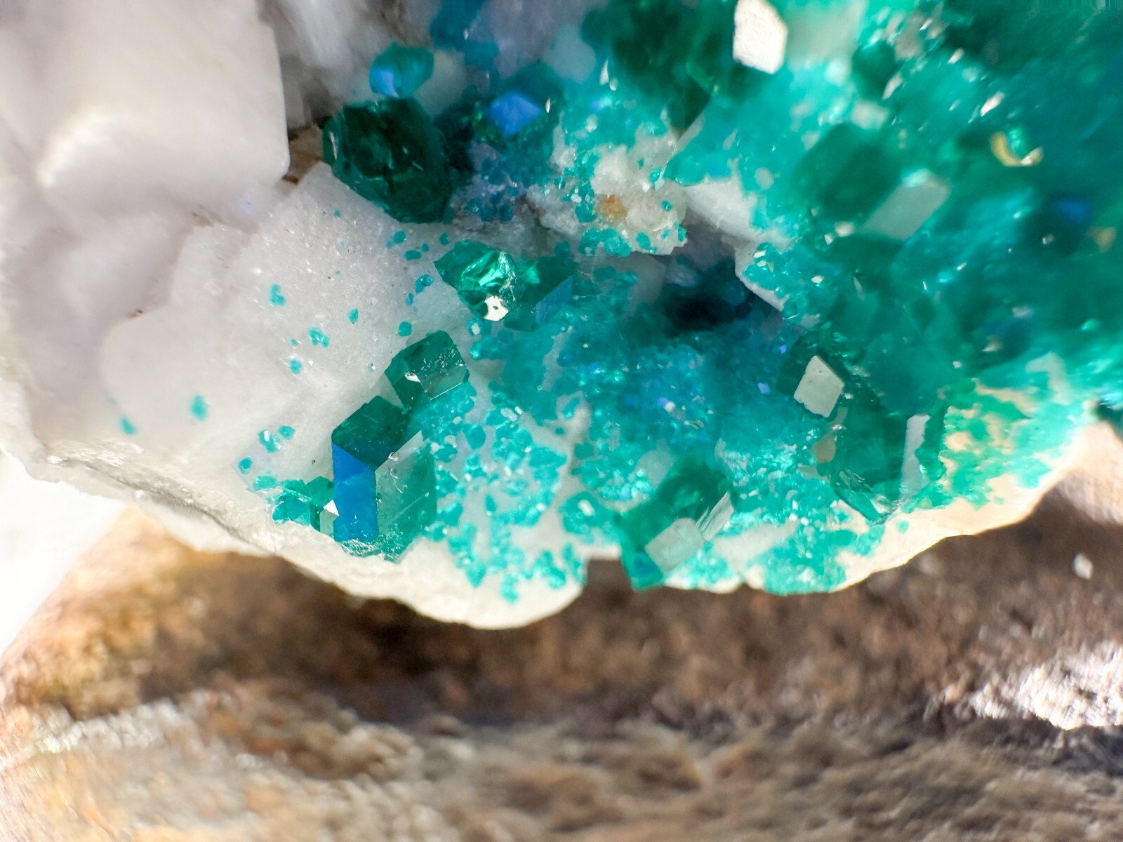 ➤ 2-1/8″ DIOPTASE & CALCITE CRYSTALS – Tsumeb Mine – Namibia Africa VIDEO➤664