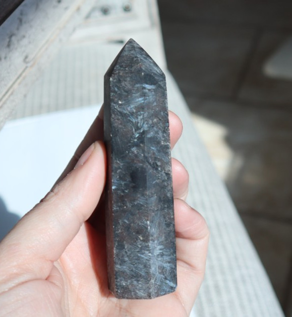 ARFVEDSONITE WITH GARNET POINT BUNDLE (9) POINTS INCLUDED/ OVER 2 LBS
