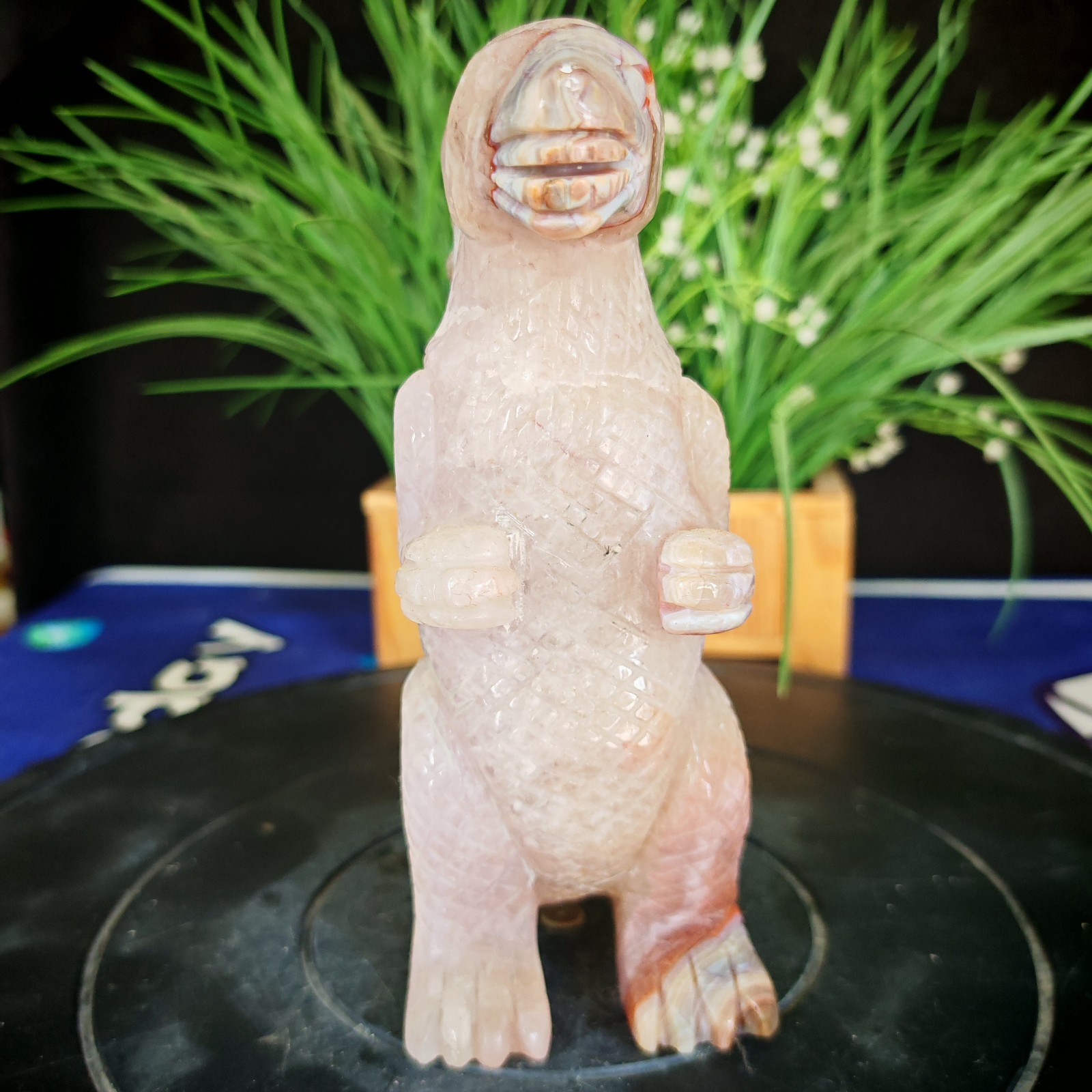 4.40LBTop natural crystal hand carved therapeutic artwork2.0kg