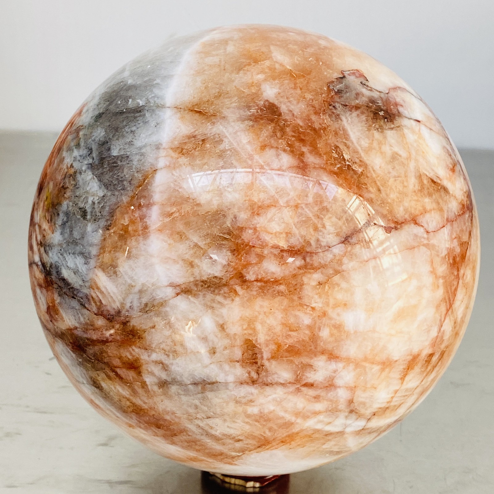 Natural Red Glue Flower Quartz Sphere Crystal Ball Healing 4940G