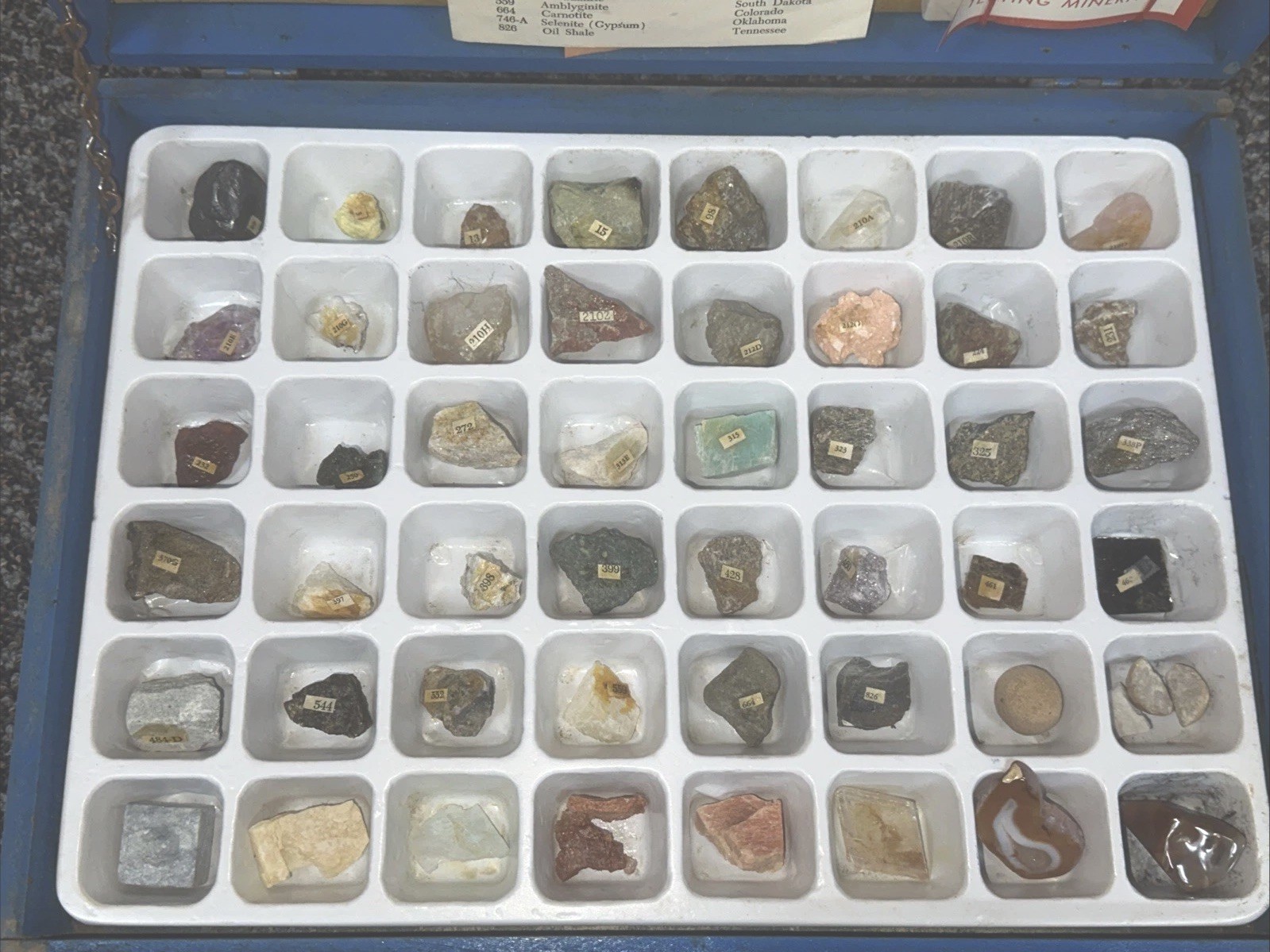 Vintage RARE PORTER Chemical Company MINERALOGY KIT No. 810 rock specimens