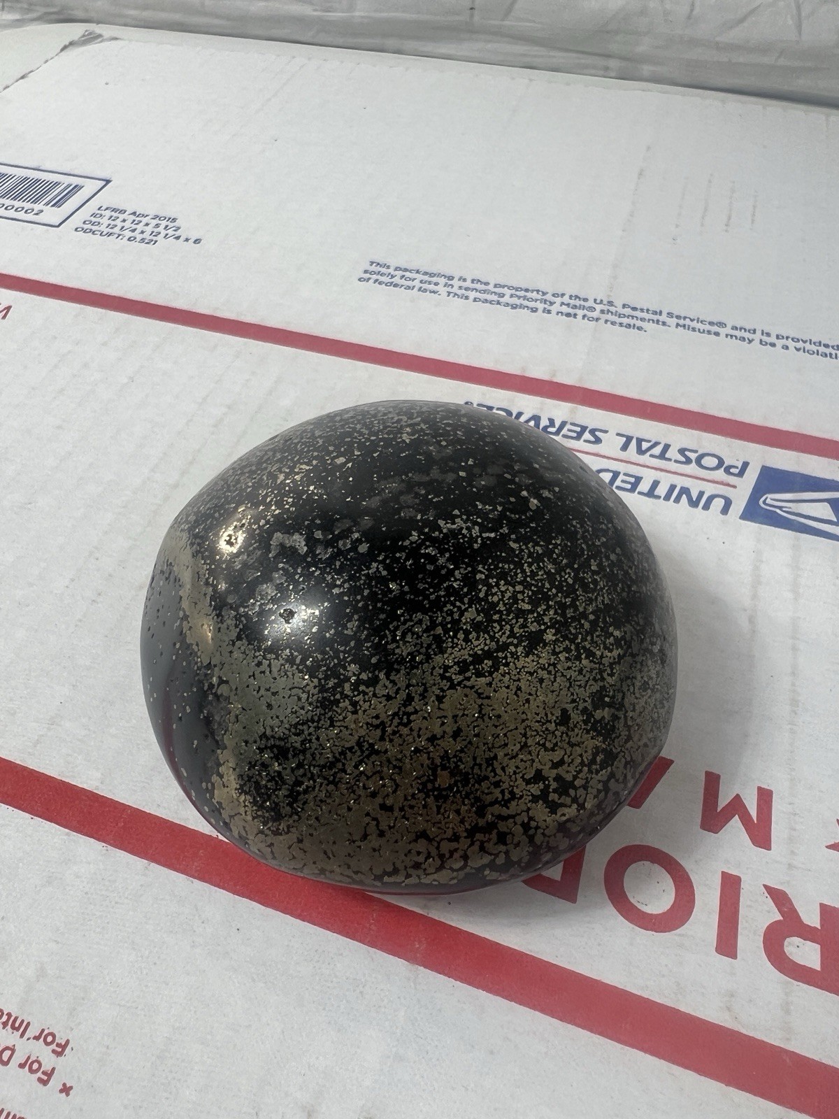 426g Golden Chalcopyrite Black Hematite Healing Crystal Palm Stone