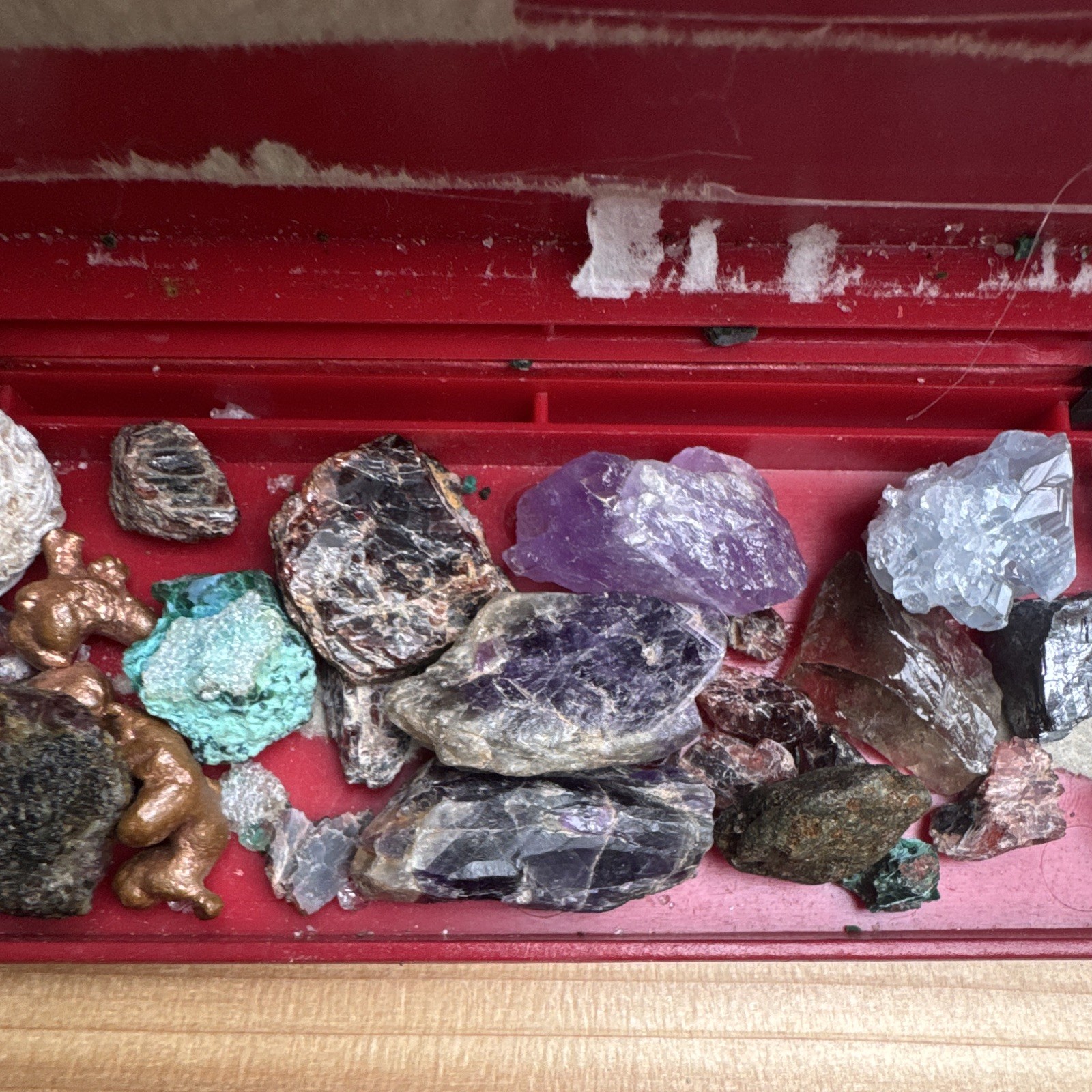 Mixed Lot Rough Rock, Crystal & Mineral Specimens in Red Case (Various)