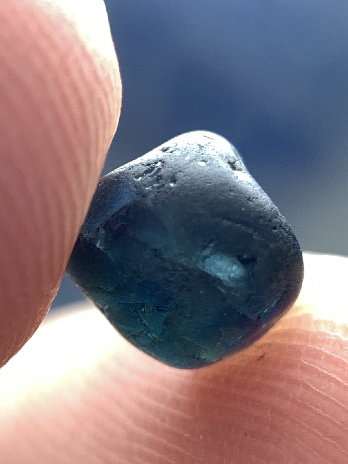 2.50 Carats Amazing Facet Grade Blue Teal Sapphire Rough Piece@Madagascar