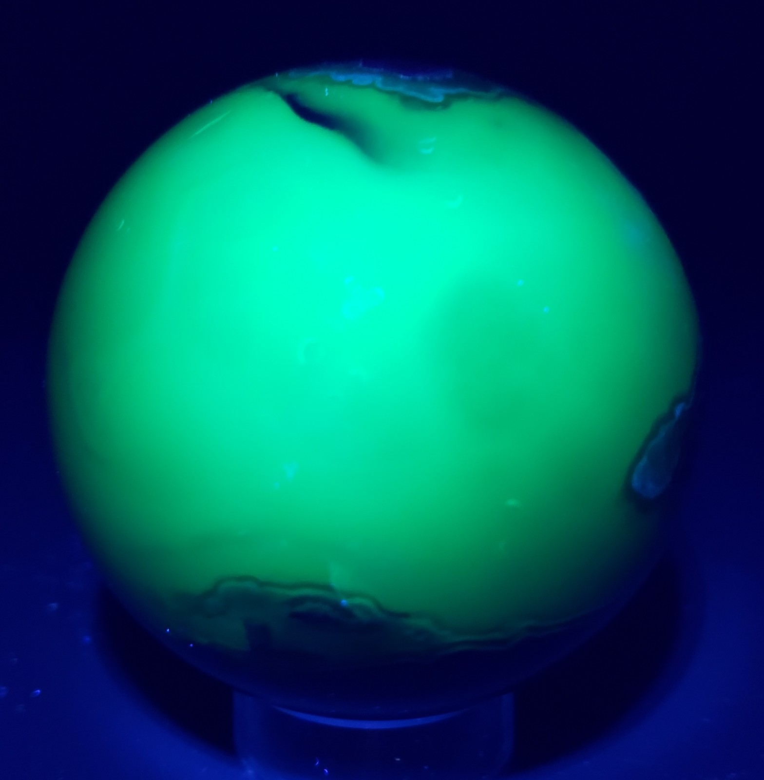 2.6″ Volcano Agate Quartz Crystal Sphere Ball Orb Stunning Green UV, 388g