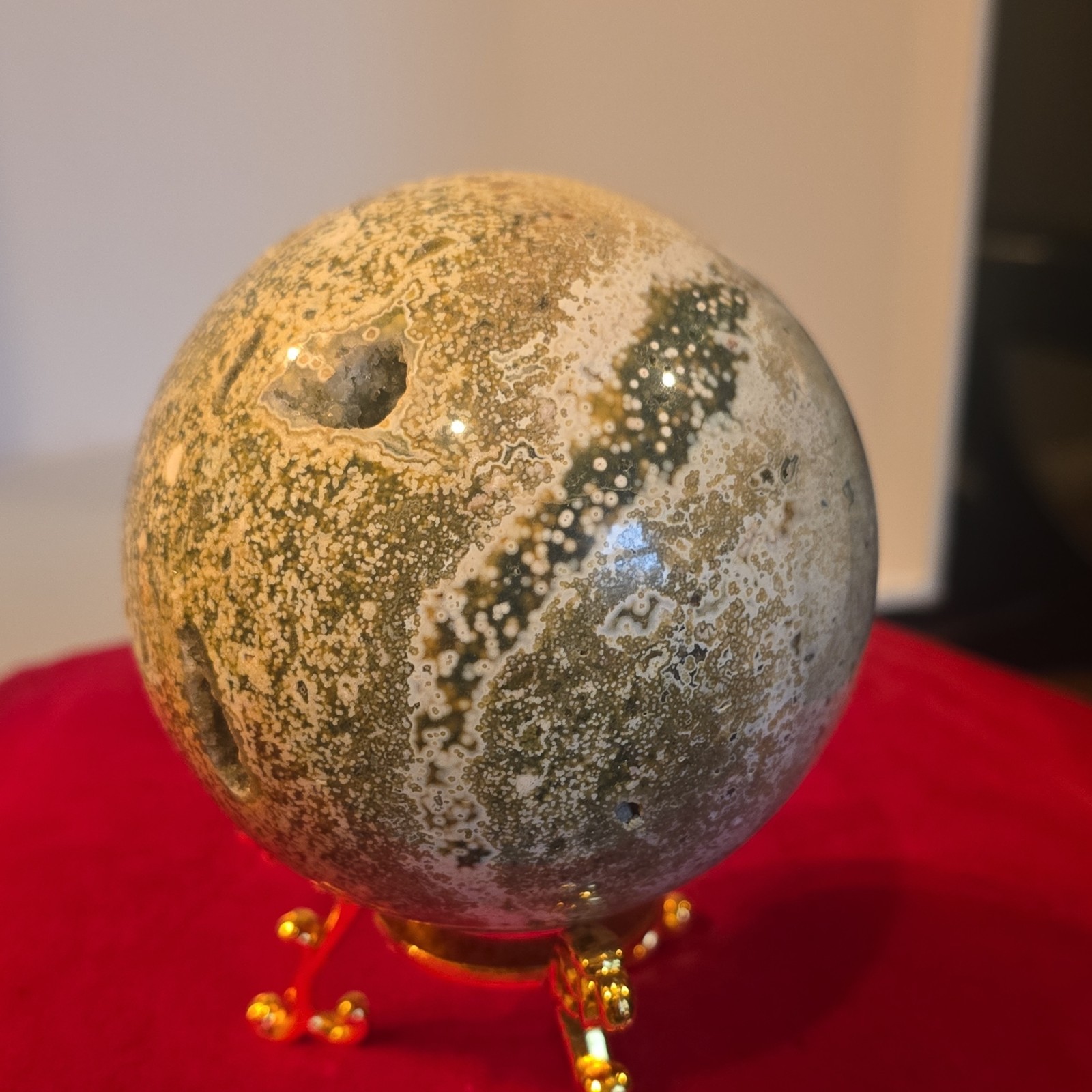 Polished 8th vein Ocean Jasper Sphere Decorative Piece with Stand