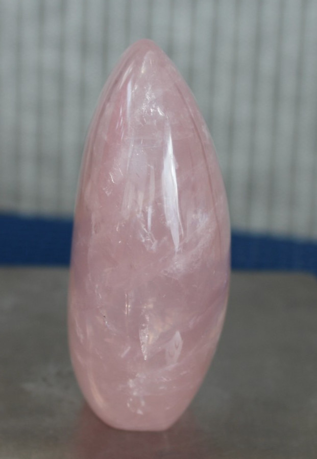ROSE QUARTZ FREEFORM 3.06 X 2.00 INCHES/ 185.8 GRAMS
