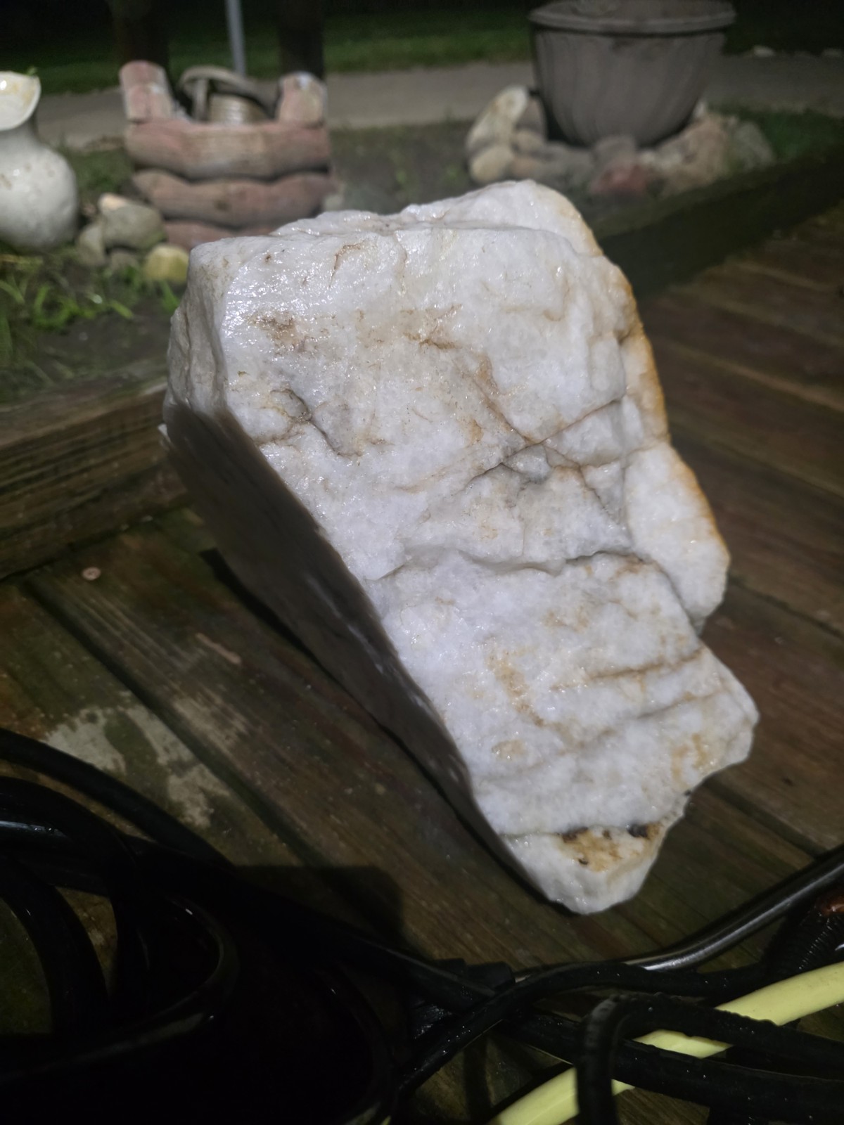 NATURAL ROUGH MILKY QUARTZ 30 LBS
