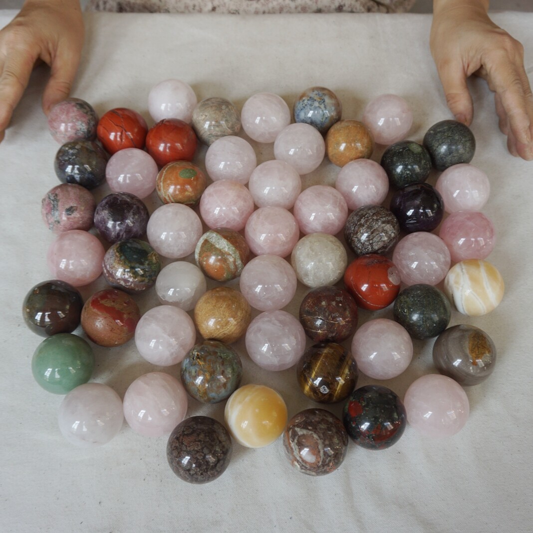10Pcs Natural Quartz Crystal Jasper Sphere Ball Diverse Rock Tumbles Healing 4cm