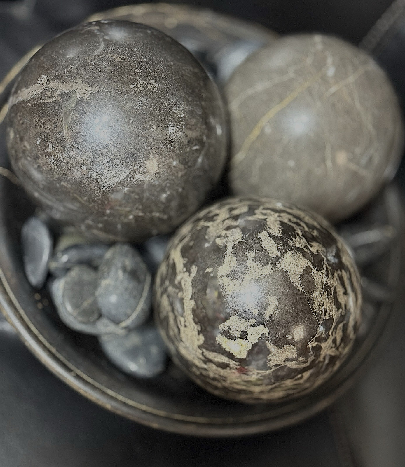 3pc Large 5″ Marble Sphere Balls With Black Rocks And 12” Wooden Bowl VERY NICE!