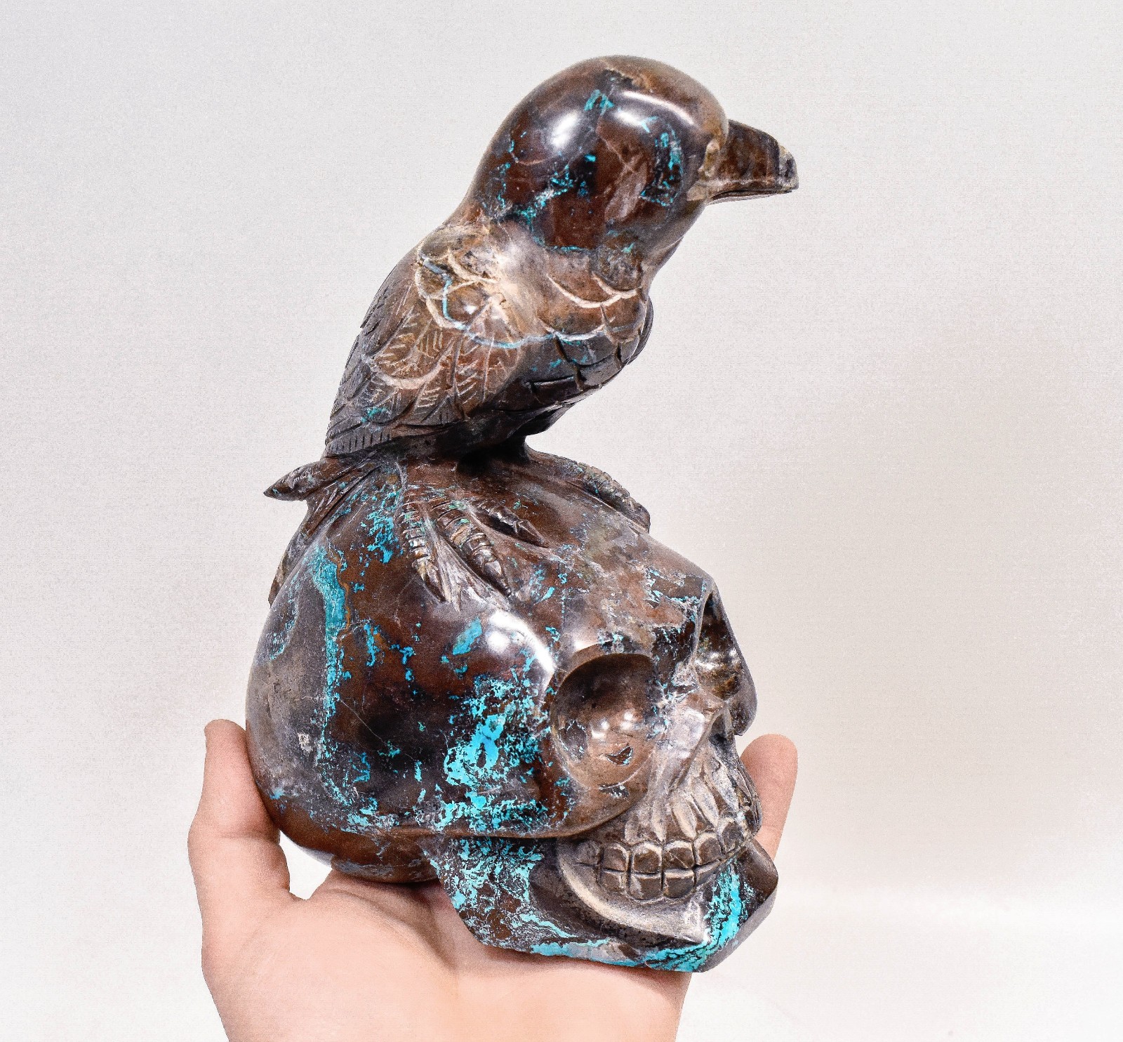 7.44″ Polished CHRYSOCOLLA MALACHITE QUARTZ Skull and Raven Carving Peru T728