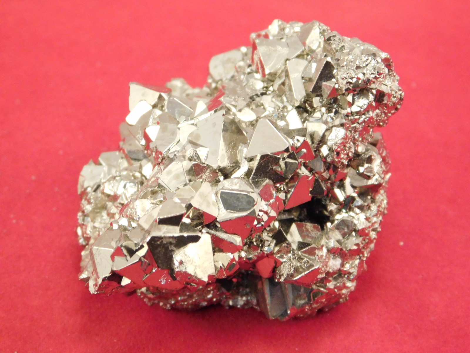 PYRAMID Shaped Crystals! Tetrahedron PYRITE Crystal Cluster Peru 165gr