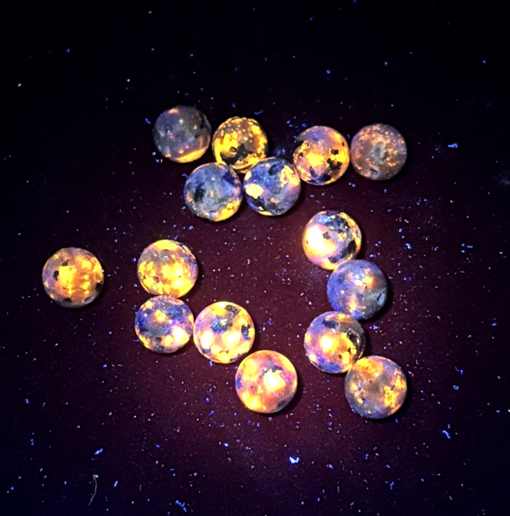 10Pcs Yooperlite Beads 8mm UV Reactive Drilled For Jewelry Making UV Sodalite