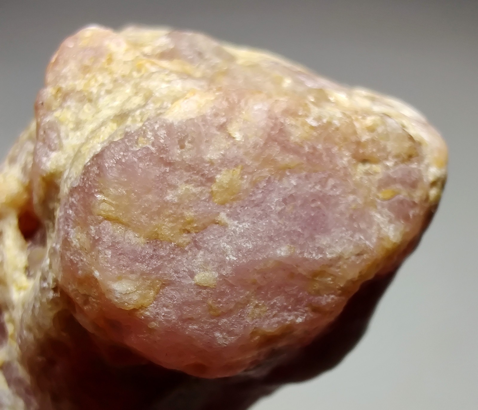 Pink Sapphire crystal, dual color fluorescence! North Carolina. 15 grams.