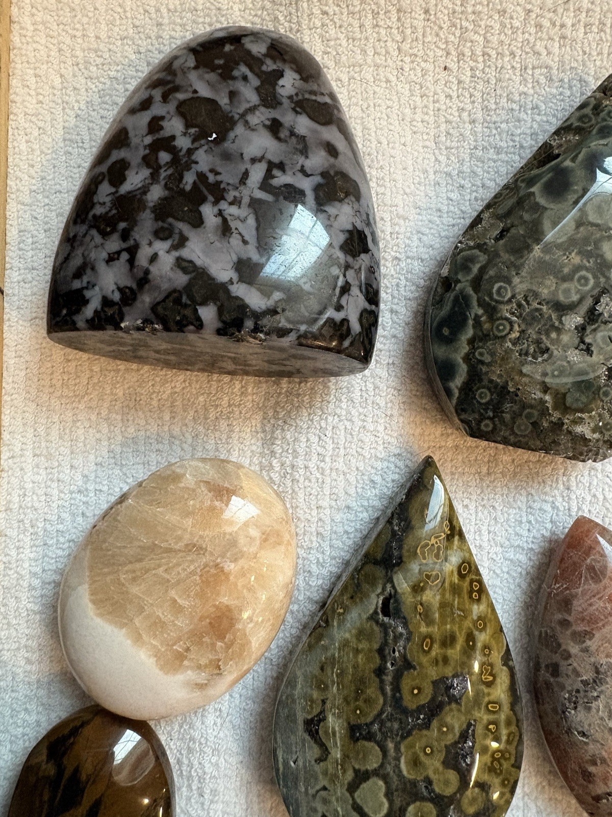 Lot If 12 Palm Worry Stones Misc Materials Reikee Meditation Healing Stones