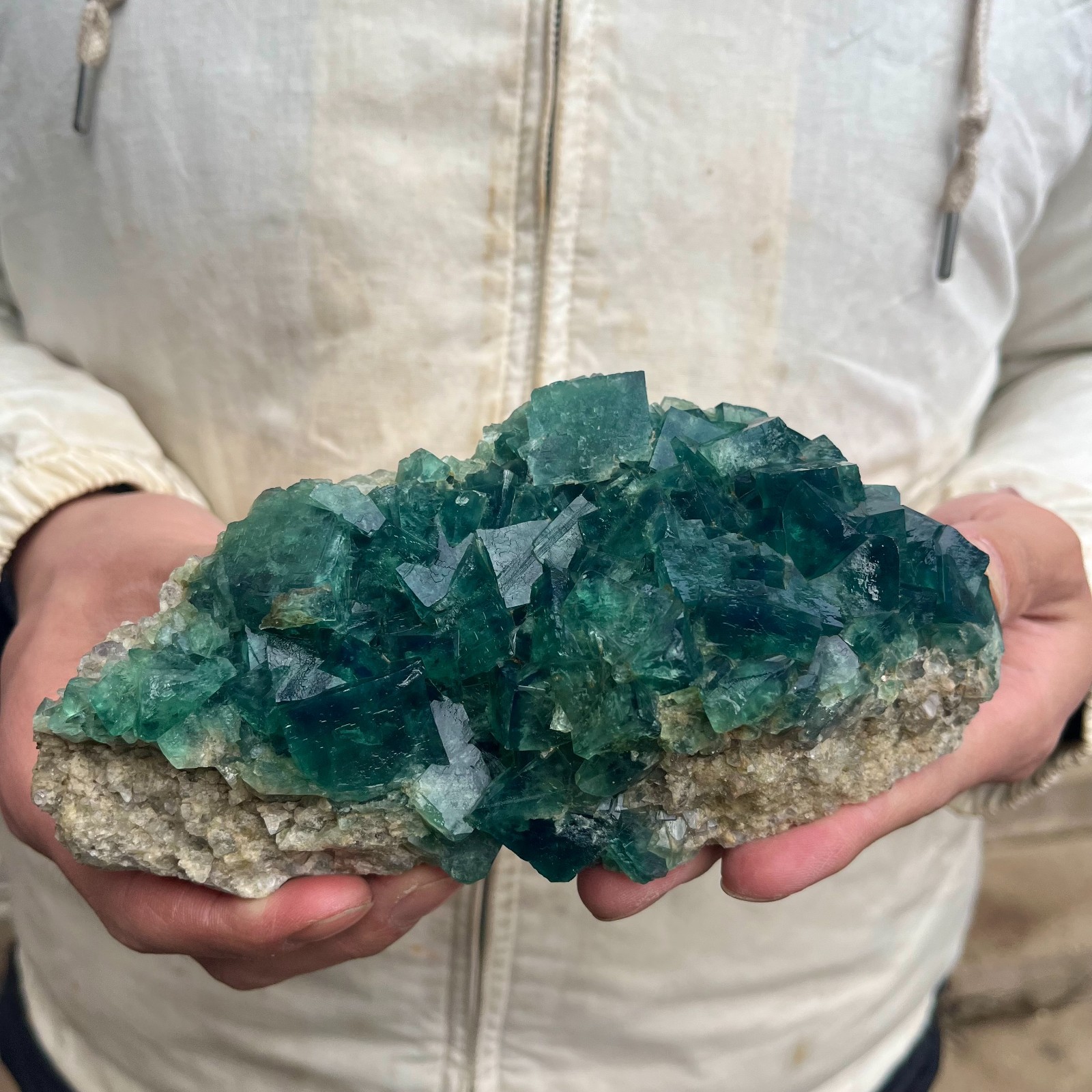 1100g Natural cubic green fluorite crystal cluster rough mineral specimen
