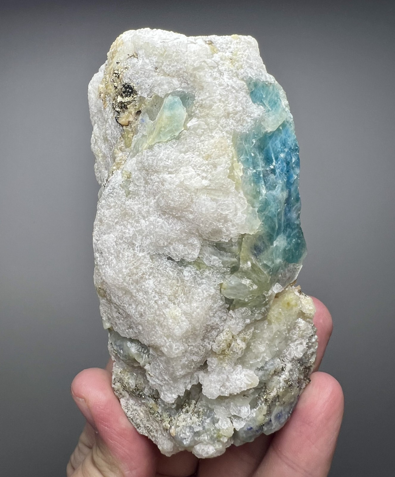 434 Gr. Fluorescent Phosphorescent Sodalite W/ Hackmanite, Fluorapatite, Calcite