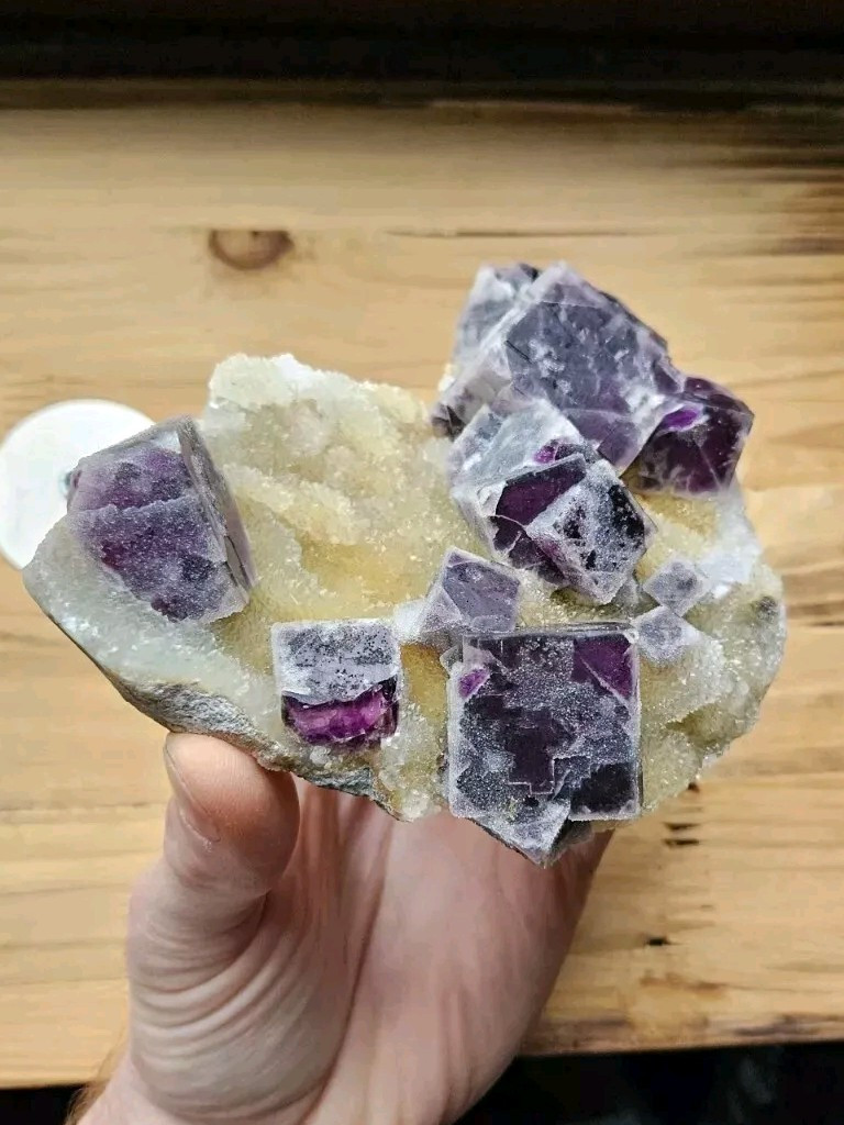 6″ 547g, Purple Sugar Fluorite, Quartz, Ma’Naoshan Mine, China