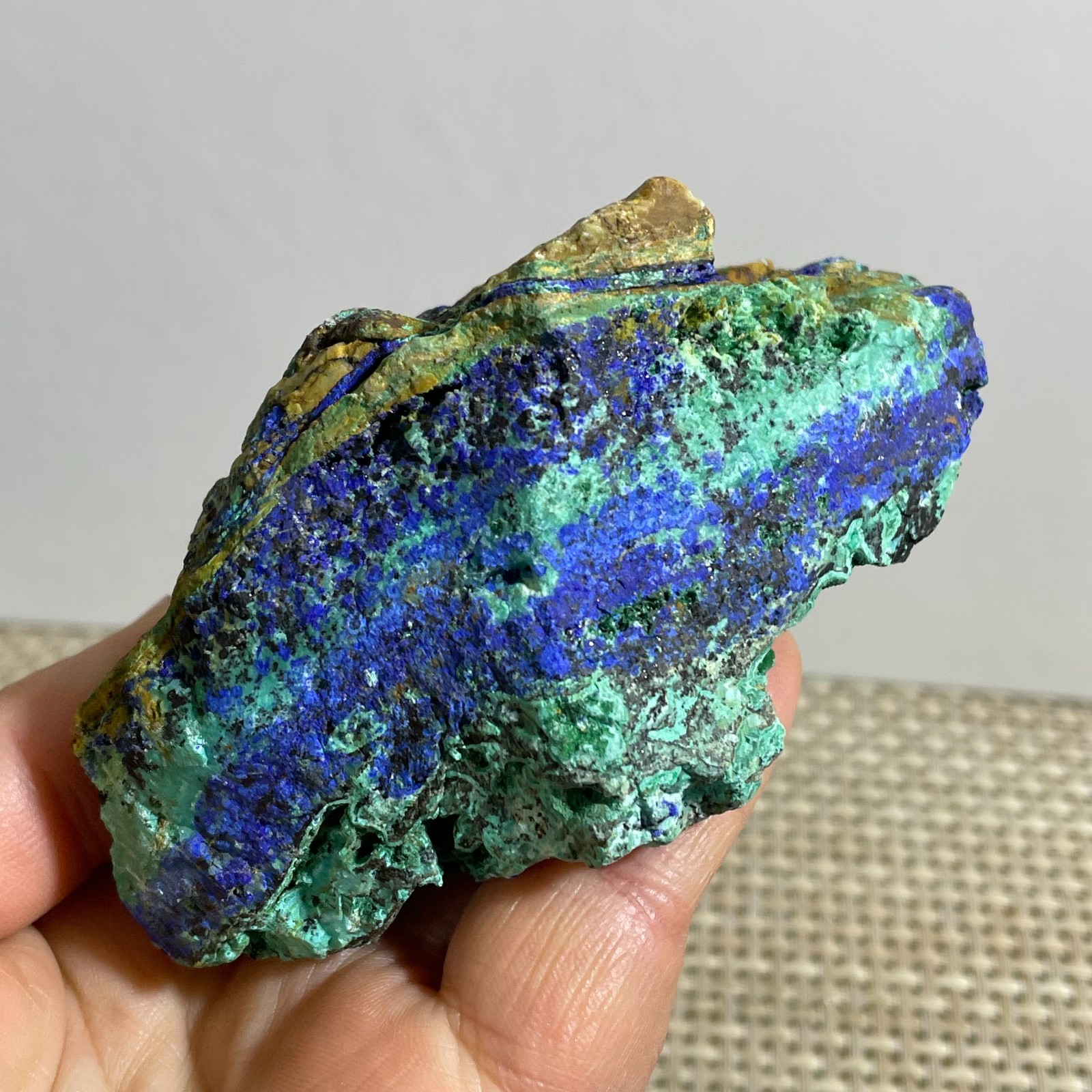 231g Natural blue copper ore quartz crystal mineral specimen