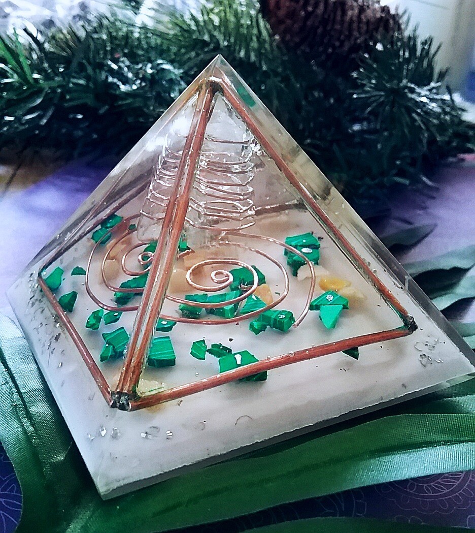 100mm ORGONE PYRAMID, Large COPPER PYRAMID WITH MALACHITE & CRYSTAL, EMF, 5G