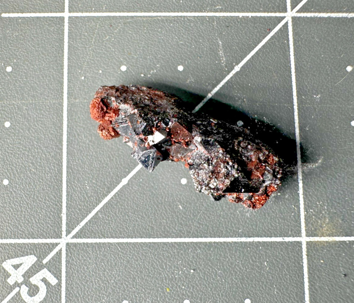 ➤ 7/8″ MAGNETITE OCTAHEDRAL CRYSTAL Specimen – Cedar City Utah VIDEO➤1115