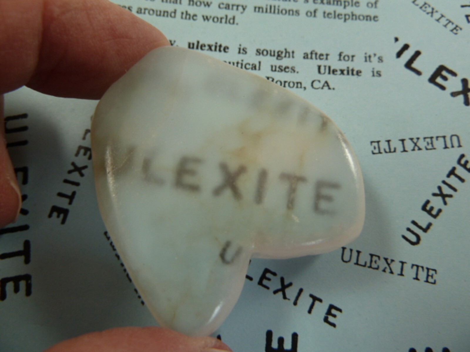 (r33-115) 1-5/8″ Ulexite gemstone Mineral TV rock mine mined rocks Boron CA USA