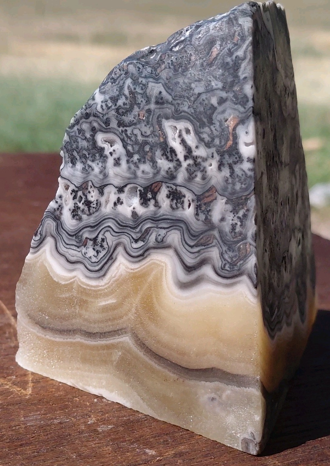 Zebra Calcite Polished Pyramid Dendrite Translucent Bands 3 1/4″x3 1/4″×2 1/2″