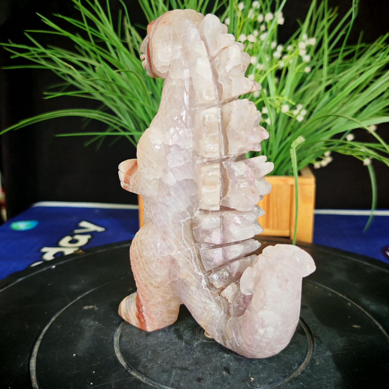 4.40LBTop natural crystal hand carved therapeutic artwork2.0kg