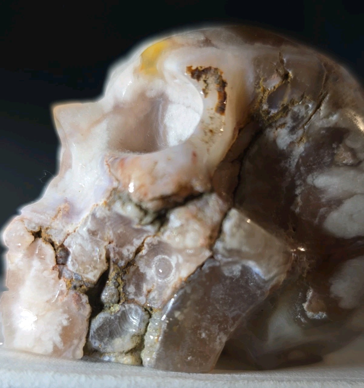 Flower Agate Skull 2.5″ X 2″ 7.8 Oz. 222g.
