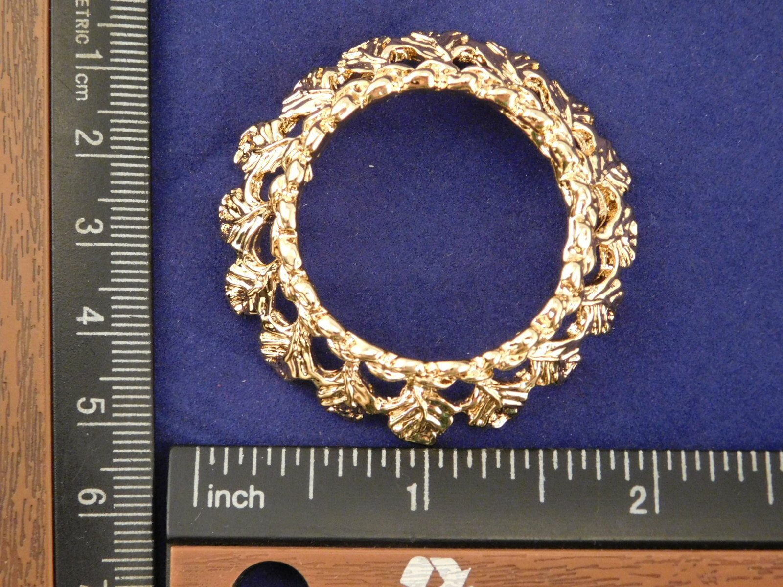 Sphere Display Stand LEAF Design Small Size Gold Color