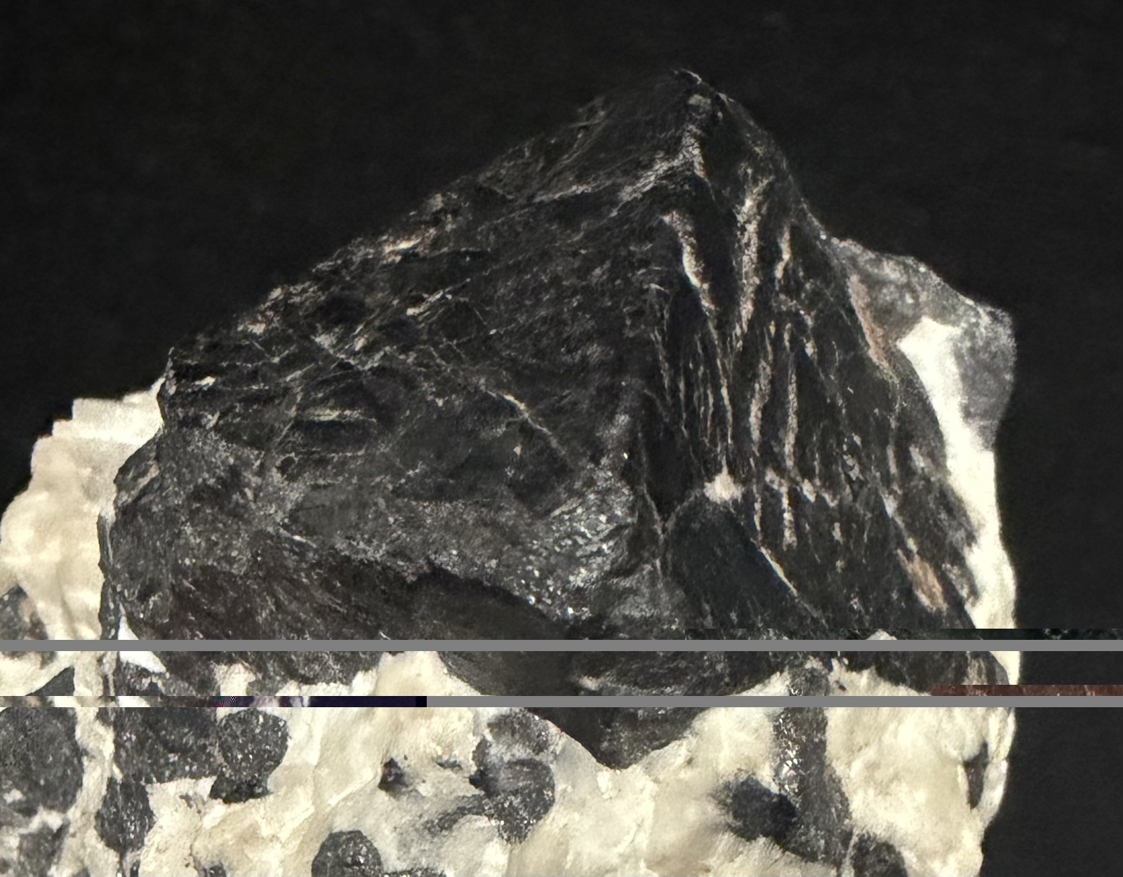 Franklinite crystal in Fluorescent Red Calcite with Willemite From Franklin,Nj