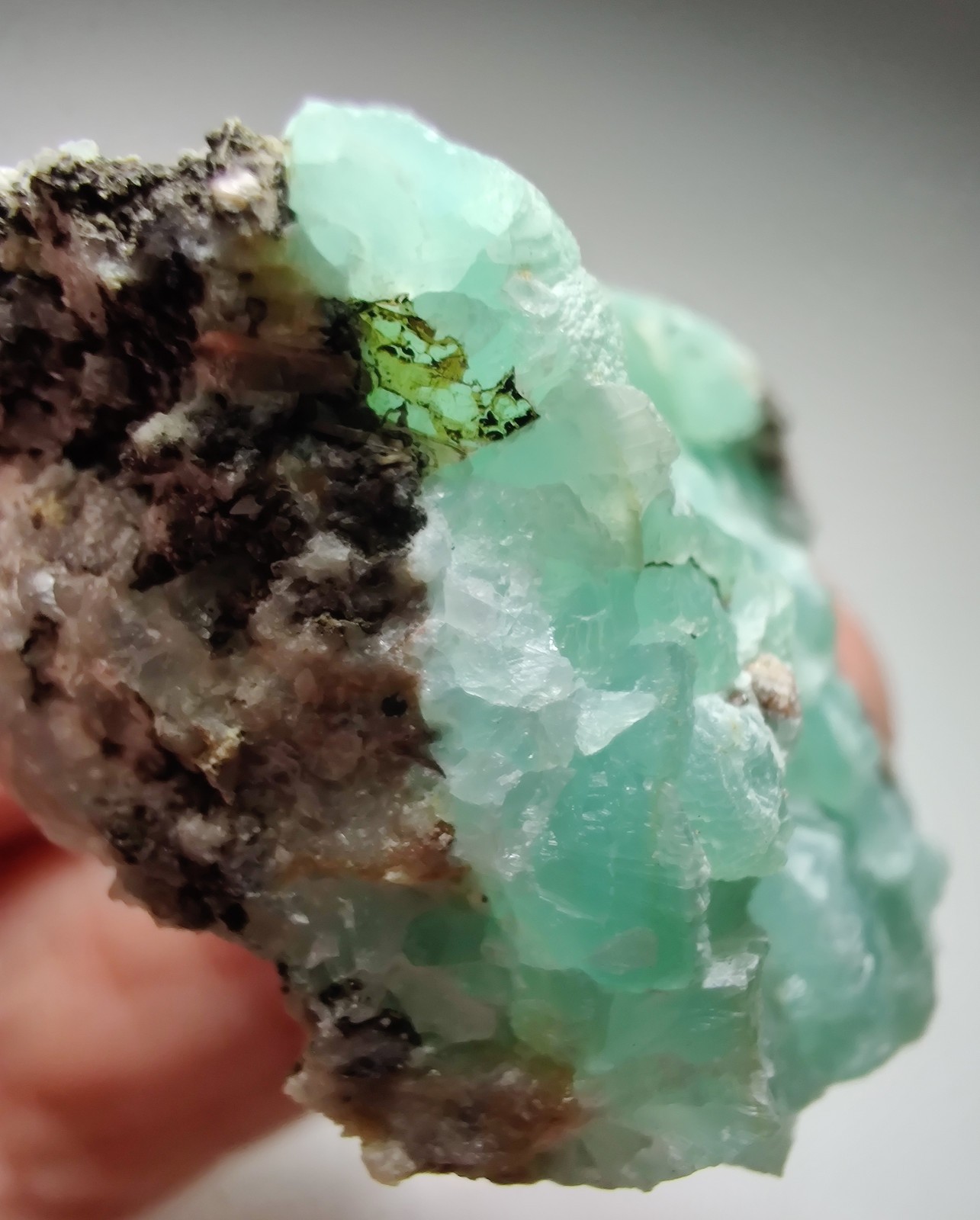 Beautiful Smithsonite specimen, great color! Kelly Mine, New Mexico. 31 grams.