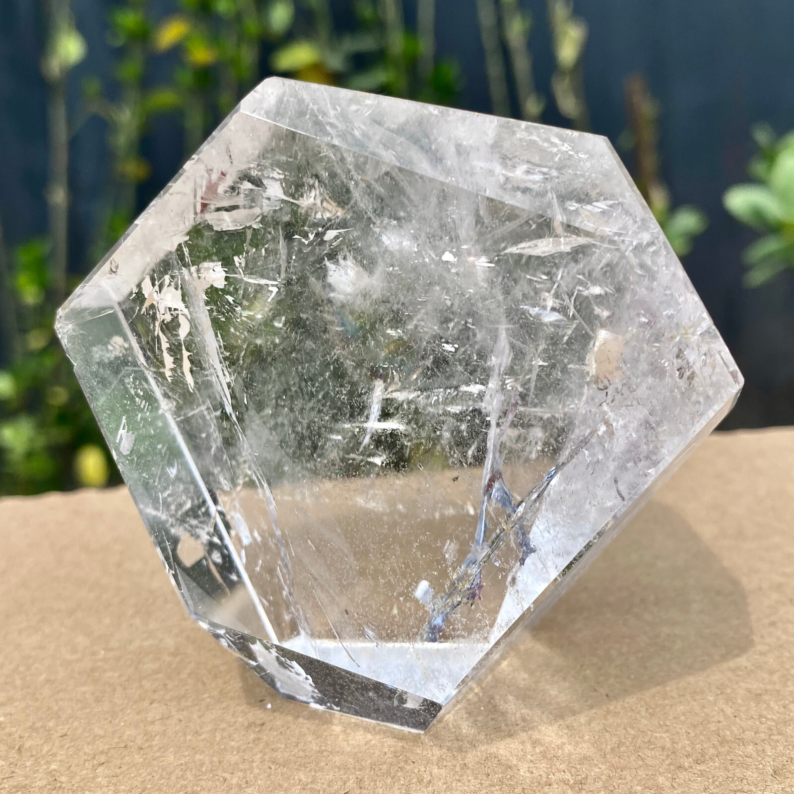 352G Natural clear white crystal raw stone free-form mineral specimen