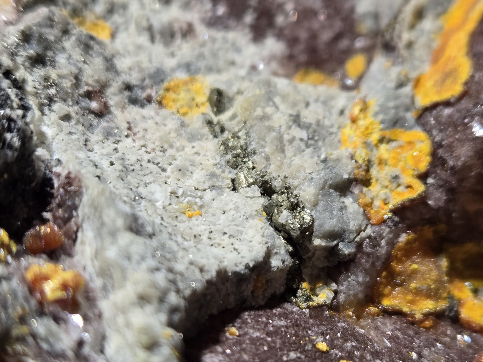 Orpement Realgar Natural Mineral Specimen With Barite and Pyrite 374g Peru 5.25″