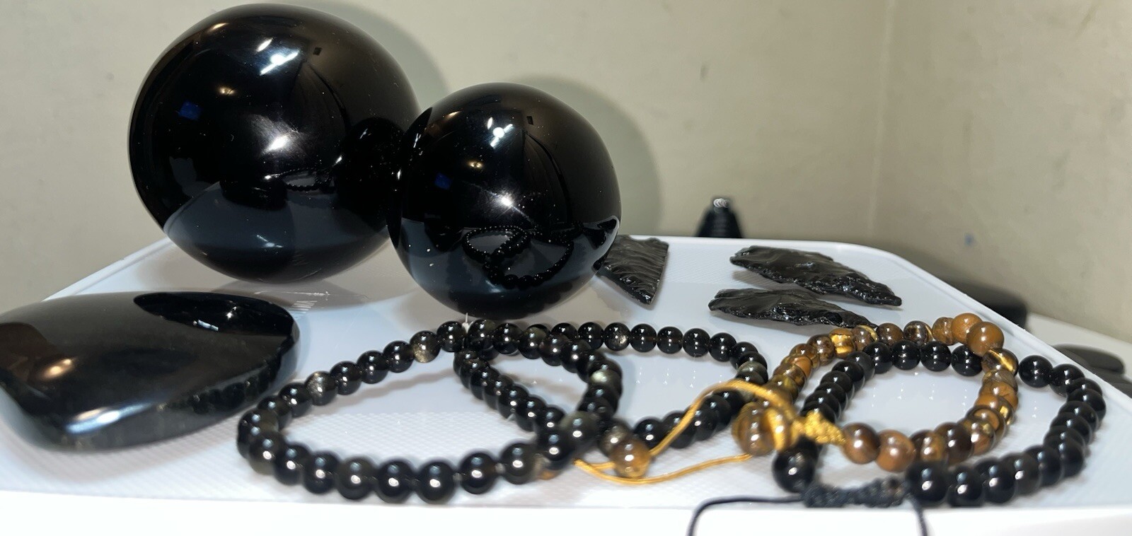 Gold and Black Obsdian Stone: Hot Stones for Massages,Spheres,Bracelets!!!