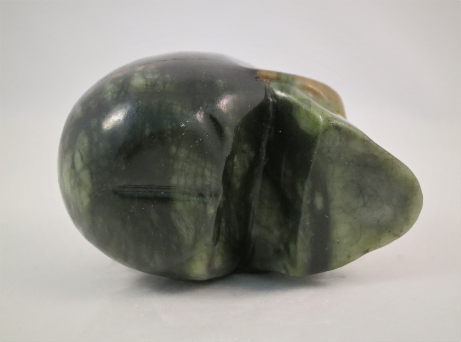 2.2″ GREEN SERPENTINE Carved and Polished SKULL – PERU