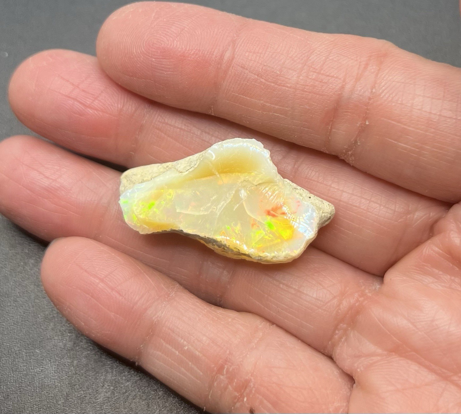 Ethiopian Welo Genuine Opal 5.3g Approx 1 1/2in AWESOME FLASHES