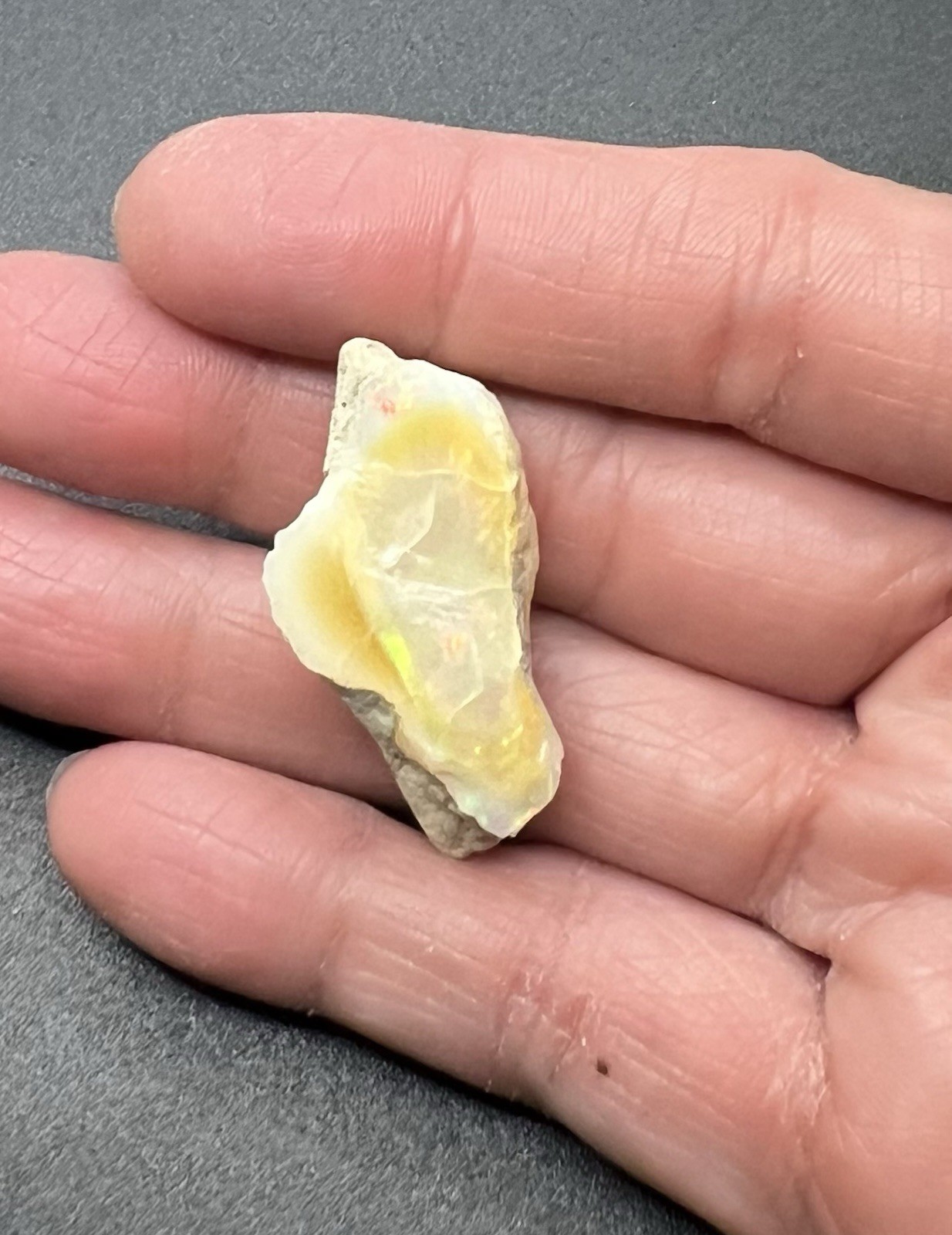 Ethiopian Welo Genuine Opal 5.3g Approx 1 1/2in AWESOME FLASHES