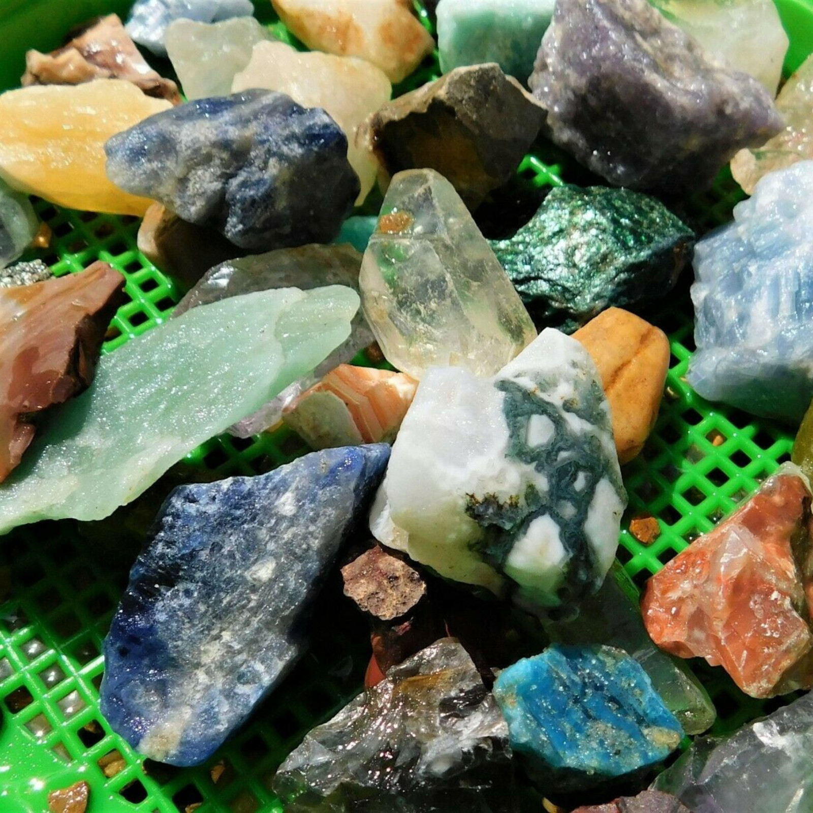 Gemstone Paydirt 5lb Classic Gem Bag – Rough Stone Mix Rock Tumbling Gem Mining