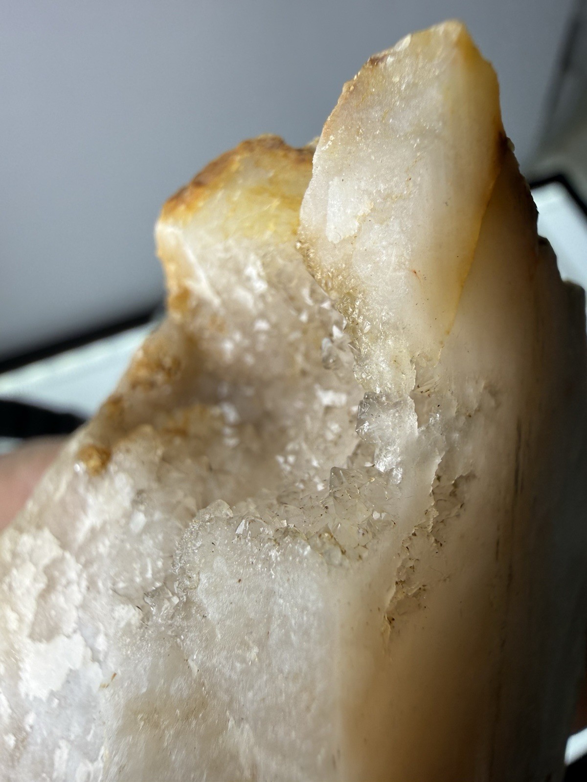 Natural Quartz Crystal Mineral Geode Pieces Annville, Kentucky 236grams