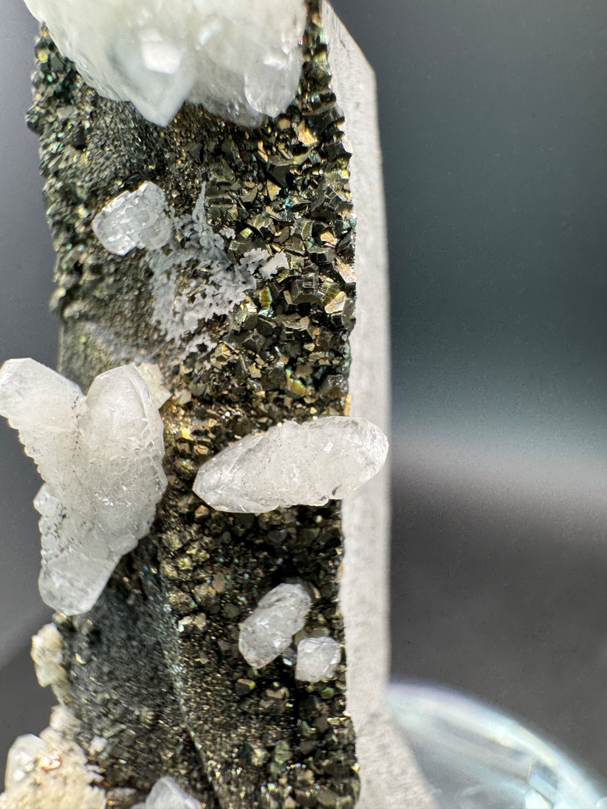 6606 Multicolor Pyrite and Calcite on Quartz Hu Bei 20g