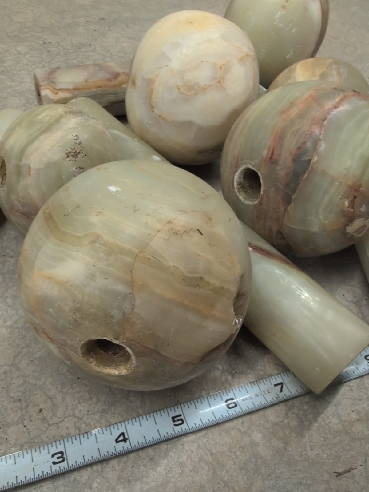 Large Lot Of Green Onyx Stones 17 Pounds Each Has A Center Hole