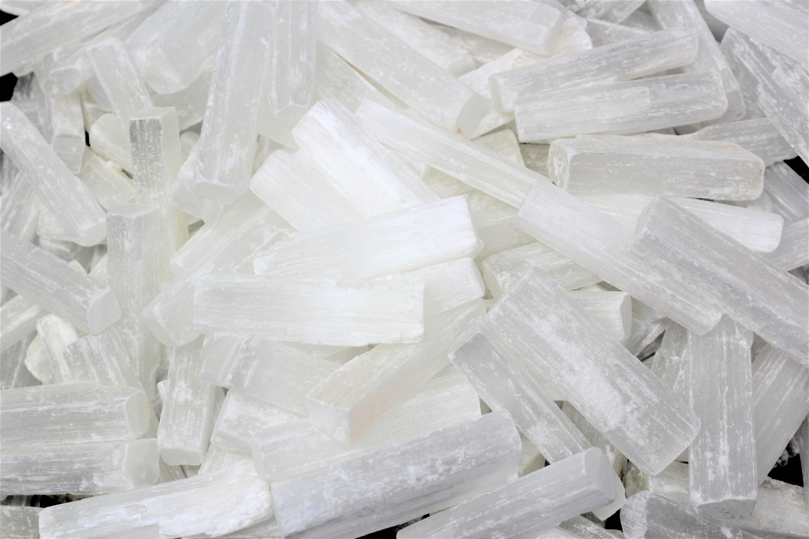 10 lb Bulk Wholesale Lot 2.5″ – 3″ Selenite Logs Crystal Stick Wand Blade