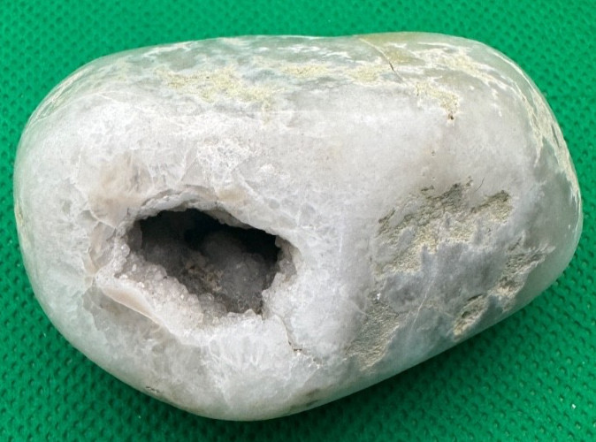 2.5″ Unopened Natural Quartz/Chalcedony Nodule