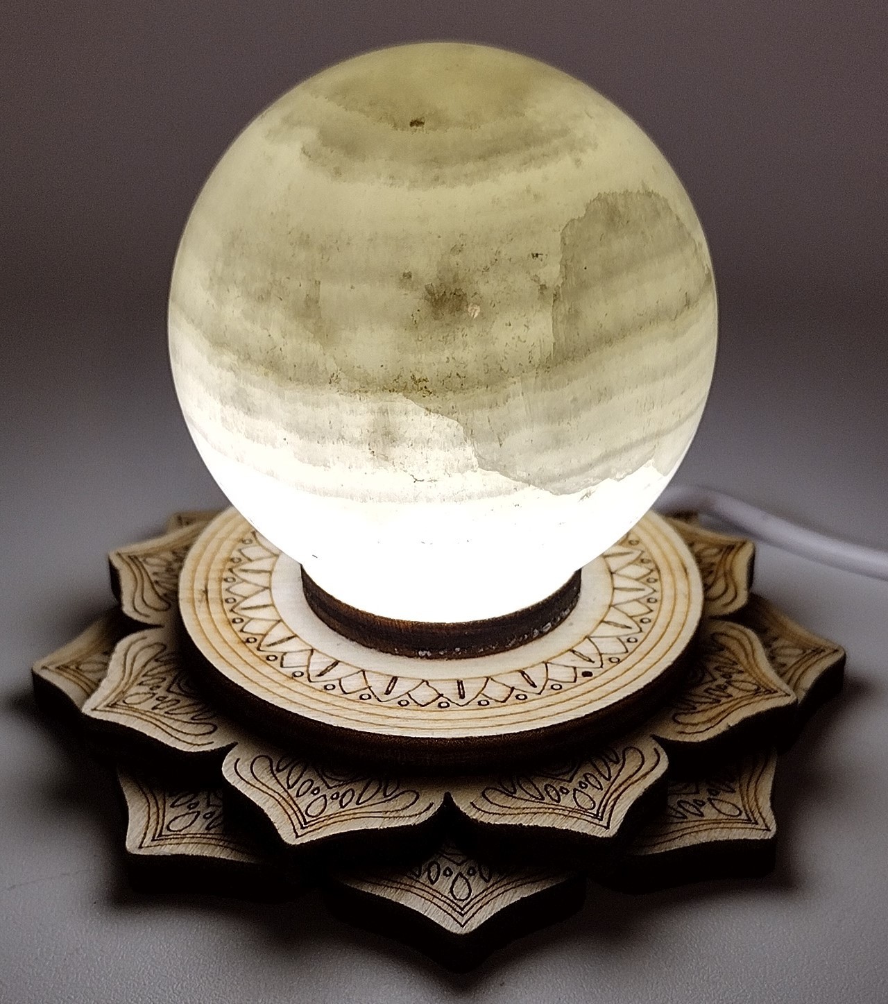 Soft Green Banded Onyx Crystal Sphere w/ Lighted Stand – USB Lotus Lamp Decor