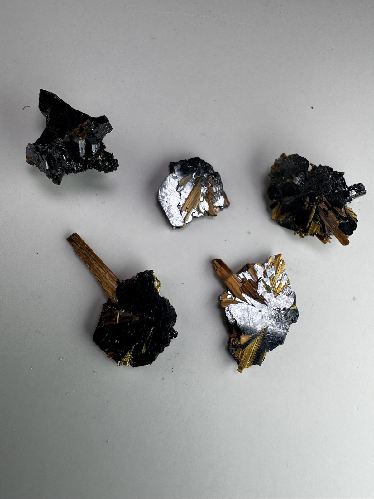 Golden Rutile with Shiny Black Metallic Hematite from Brazil – 5 pieces – 5.2g