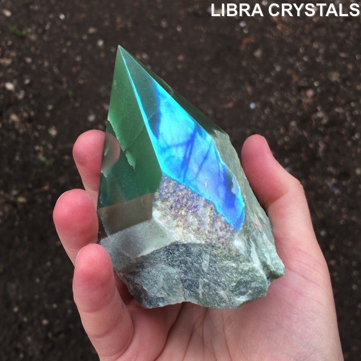 Green Aventurine Crystal Point Polished Generator Tower Aura Finish 328g 3.5″