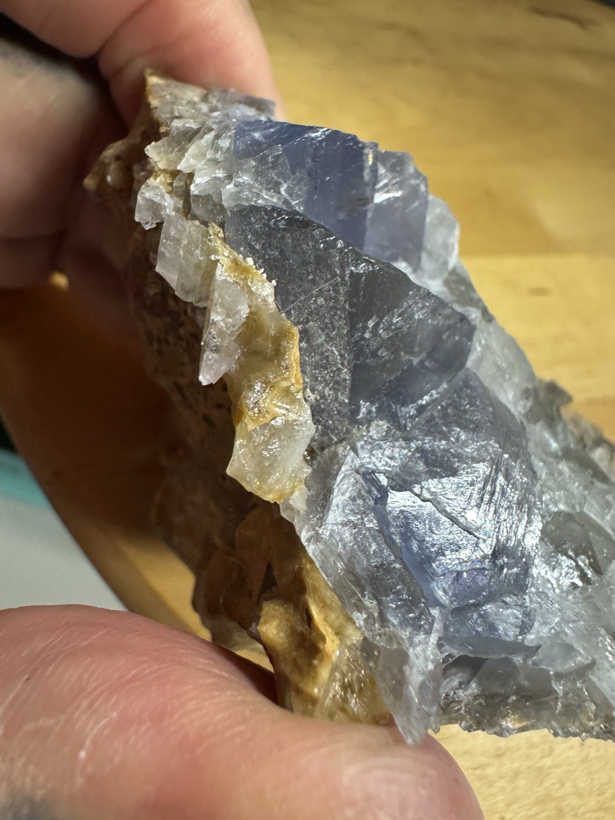 7118 Raw Fluorite Multiple Records Uv Reactive 2.0”T 2.3”W 3.4”L Wt. 10 Oz.