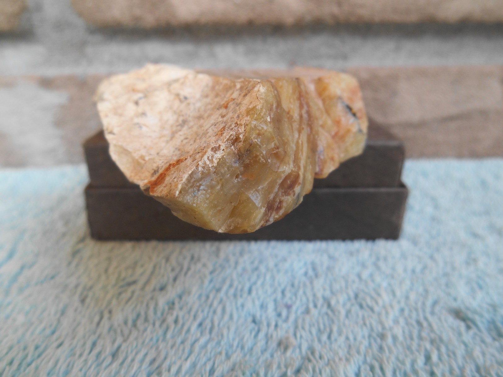 4-1/2 OZ. NATURAL RAW OPAL SLAB ?? STONE 2-9/16″ TALL X 4-5/16″ WIDE X 5/8″